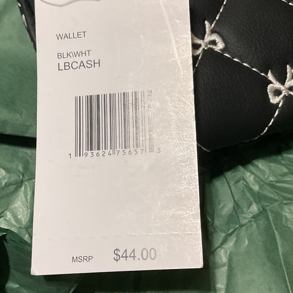 Betsey Johnson Black and White Bow Wallet - Picture 4 of 4